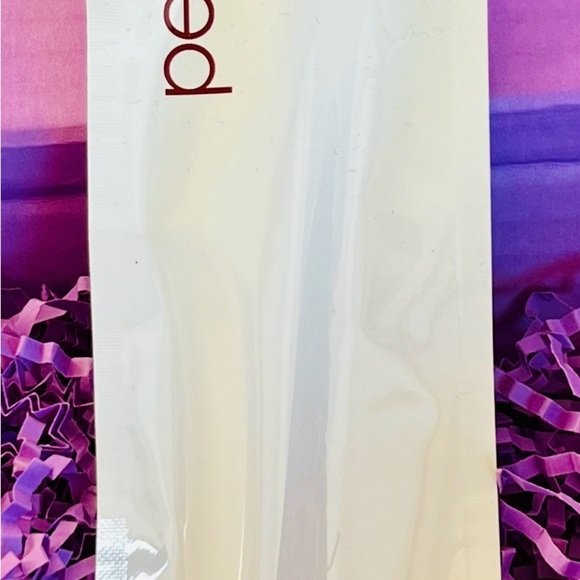 Persona 24 Hour Waterproof Eyeliner in Black - Picture 9 of 10